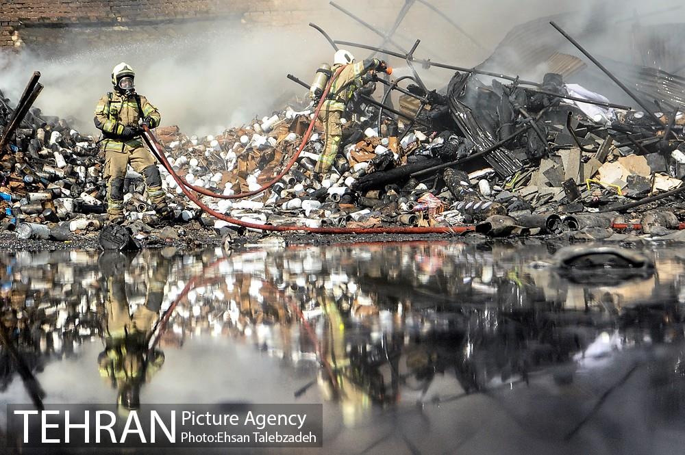 آتش سوزی انبار کالا در خیابان فداییان اسلام 1