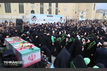مراسم تشییع شهیده فائزه رحیمی در هوافضای سپاه 12