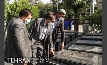 حضور شهردار تهران در بهشت زهرا(س) و مزار شهدای آتش نشان 5