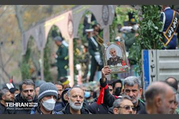 تشییع پیکر ۲۰۰ شهید گمنام دفاع مقدس در تهران 33