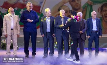 مراسم تجلیل از کشتی‌گیران قهرمان جهان (جشنی برای ایران) 23
