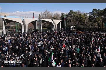 اجتماع مردم تهران در پی شهادت رهبر انقلاب - 1 15