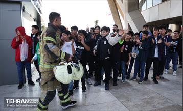 مسابقه پله‌نوردی آتش‌نشانان در برج میلاد 51