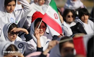 پنجره‌ای رو به آسمان آبی در منطقه 3 22