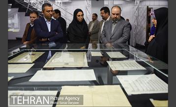 بازدید مدیرکل دفتر شهردار تهران از نمایشگاه دائمی نقشه 12
