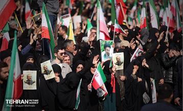 تشییع پیکر مطهر شهدای ناوشکن دنا 14