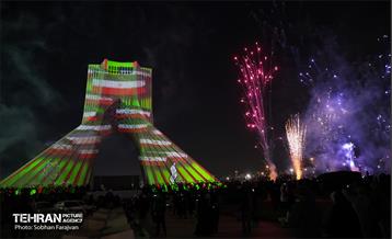 نورافشانی جشن پیروزی انقلاب اسلامی در میدان آزادی 29