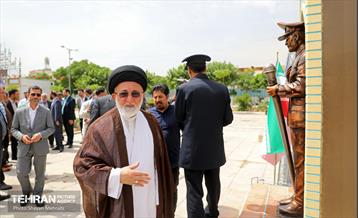 رونمایی از تندیس «خادم حرم» 5