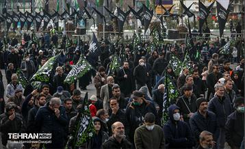 اجتماع بزرگ هیأت‌های عاشورای فاطمی 38