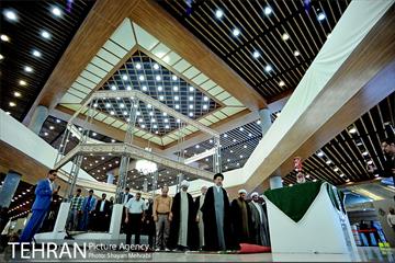 بازدید شهردار تهران از نمایشگاه عطر سیب 19