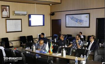 نشست مدیران ارتباطی صنایع و واحدهای تولیدی با شهردار منطقه ۲۱ 15