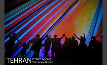 هزار توی زمان در برج آزادی 23