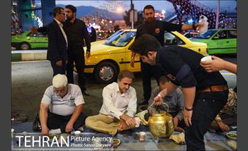 مراسم افطاری ساده در پایانه های تاکسیرانی شهر تهران 5