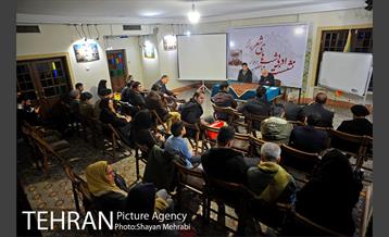 نشست ادبی شب های شعر با حضور محمد علی بهمنی در نگارستان شهر 16