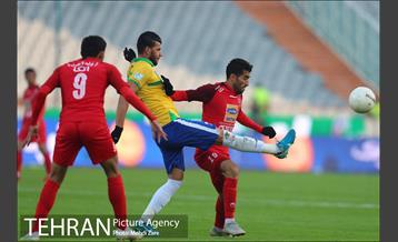 دیدار تیم های پرسپولیس  و صنعت نفت آبادان 13