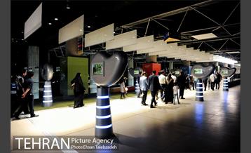 شبگردی اصحاب رسانه در باغ کتاب تهران 14