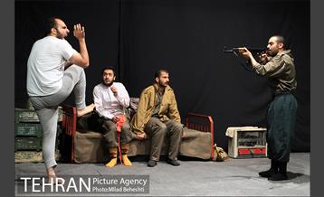 نمایش لیلی نام تمام دختران ایران زمین است‎ 10