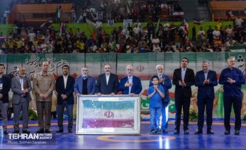 مراسم تجلیل از کشتی‌گیران قهرمان جهان (جشنی برای ایران) 75
