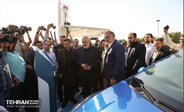 آیین بهره‌برداری از ۱۵ ایستگاه شارژ خودروهای برقی 12