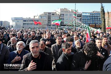 اجتماع مردم تهران در پی شهادت رهبر انقلاب - 2 48