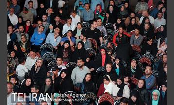 اجتماع بزرگ جوانان شهر تهران در میدان امام حسین(ع) 8