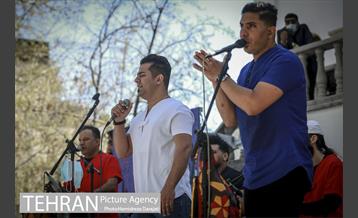 اجرای گروه موسیقی فانوس در باغ فردوس 13