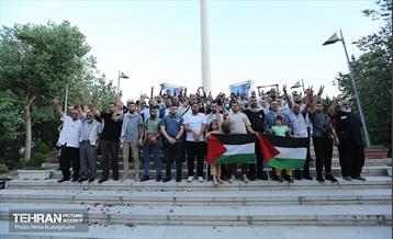 اهتزاز بزرگترین پرچم فلسطین جهان در تهران 11