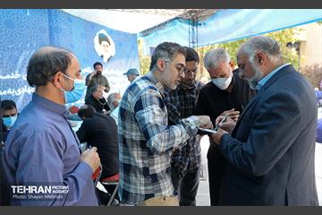 میز خدمت شهرداری تهران در نماز جمعه 42
