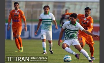 دیدار تیم های فوتبال سایپا تهران و ذوب آهن اصفهان