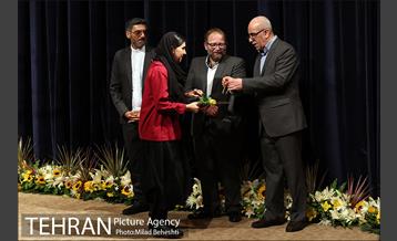 شانزدهمین جشن سالانه انجمن منتقدان و نویسندگان خانه تئاتر‎ 4