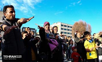 ویژه برنامه باغ عروسک‌ها در بوستان دانشجو 6