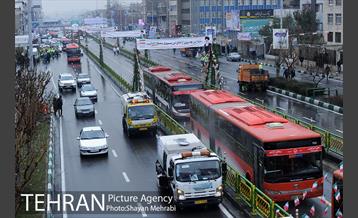 خدمات شهرداری تهران در پایان راهپیمایی یوم الله 22 بهمن 42