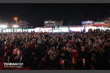 رویداد «شب ایران» در میدان انقلاب اسلامی 58