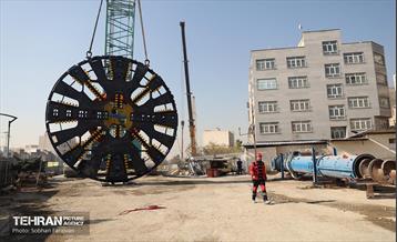 مونتاژ قطعه اصلی دومین دستگاه TBM خط 10 40