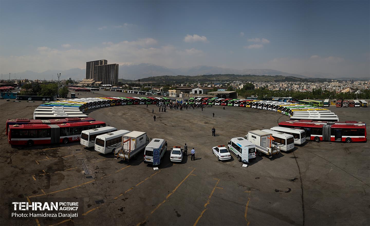 رونمایی از ۴۰ دستگاه اتوبوس شرکت واحد 1