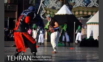 اجرای تعزیه در میدان امام حسین(ع)