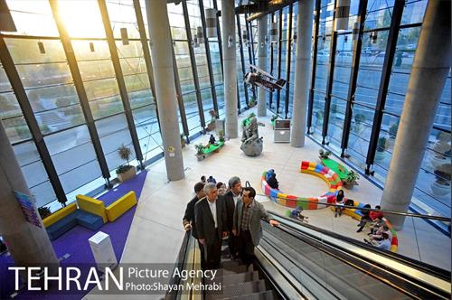 بازدید مهندس افشانی شهردار تهران از مجموعه باغ کتاب 24