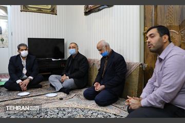 حضور شهردار تهران در منزل خانواده شهید عبدالله باقری 6