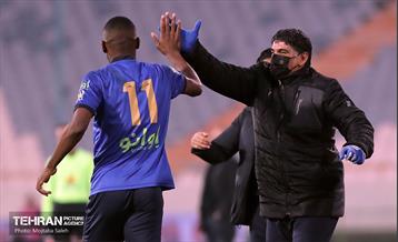 دیدار تیم های فوتبال استقلال تهران و مس کرمان 10