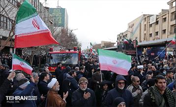 تشییع پیکر ۱۰۰ شهید مردمی و مدافع امنیت در تهران - 1 18