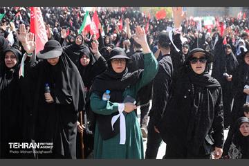 اقامه نماز بر پیکر آقای شهید ایران - 1 24