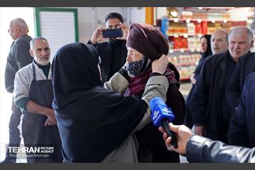 بازدید سخنگوی دولت از بازار میوه و تره‌بار و شهروند جلال آل احمد 52