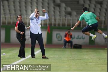 دیدار سایپا تهران و صنعت نفت ابادان در لیگ برتر فوتبال  1