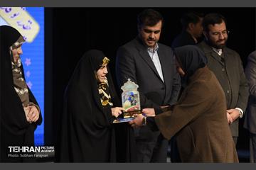 مراسم تجلیل از بانوان مدافع سلامت 30