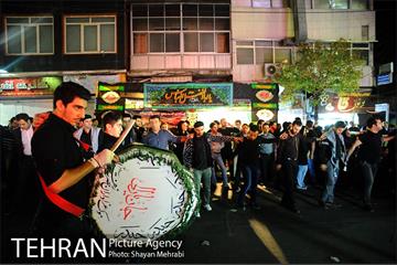 مراسم عزاداری حسینی در خیابان رودکی 24