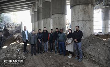بازدید دانشجویان از پروژه مقاوم‌سازی پل تقاطع بزرگراه همت و رودخانه کن 50