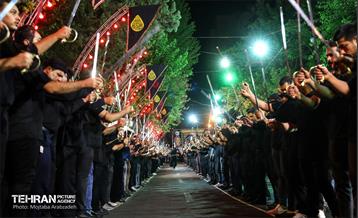 رژه‌ی شاه حسین گویان مکتب تشیع 12