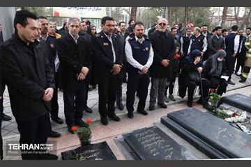 هفتمین سالگرد شهدای آتش‌نشان حادثه پلاسکو 53