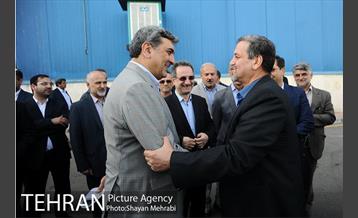 بازدید معاون اول رئیس جمهور به همراه شهردار تهران از کارخانه واگن‌سازی تهران 12