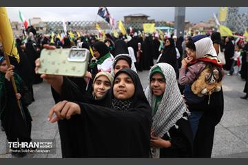 اجتماع «دختران آرمانی» 10